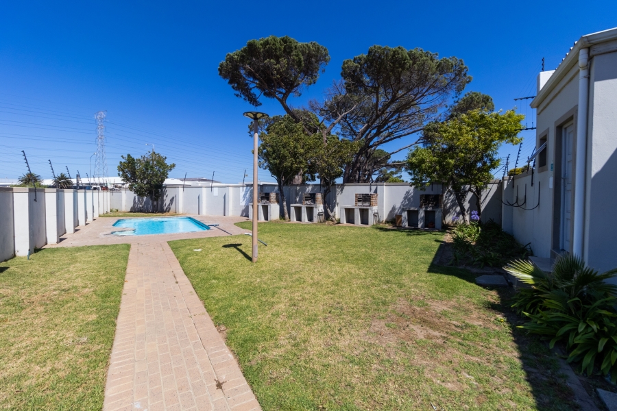 2 Bedroom Property for Sale in Van Der Stel Western Cape